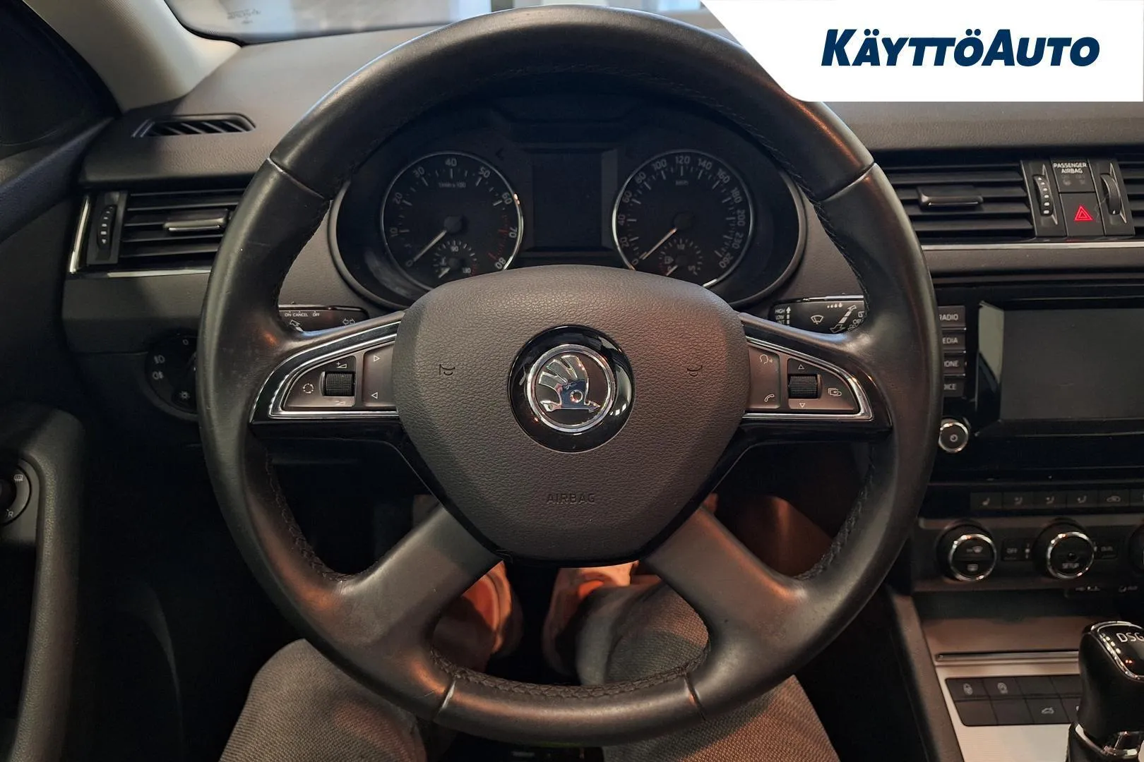 Skoda Octavia BSU-196 carousel image