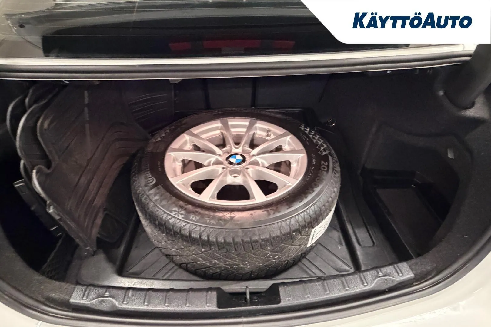 BMW 320 ZLN-486 carousel image