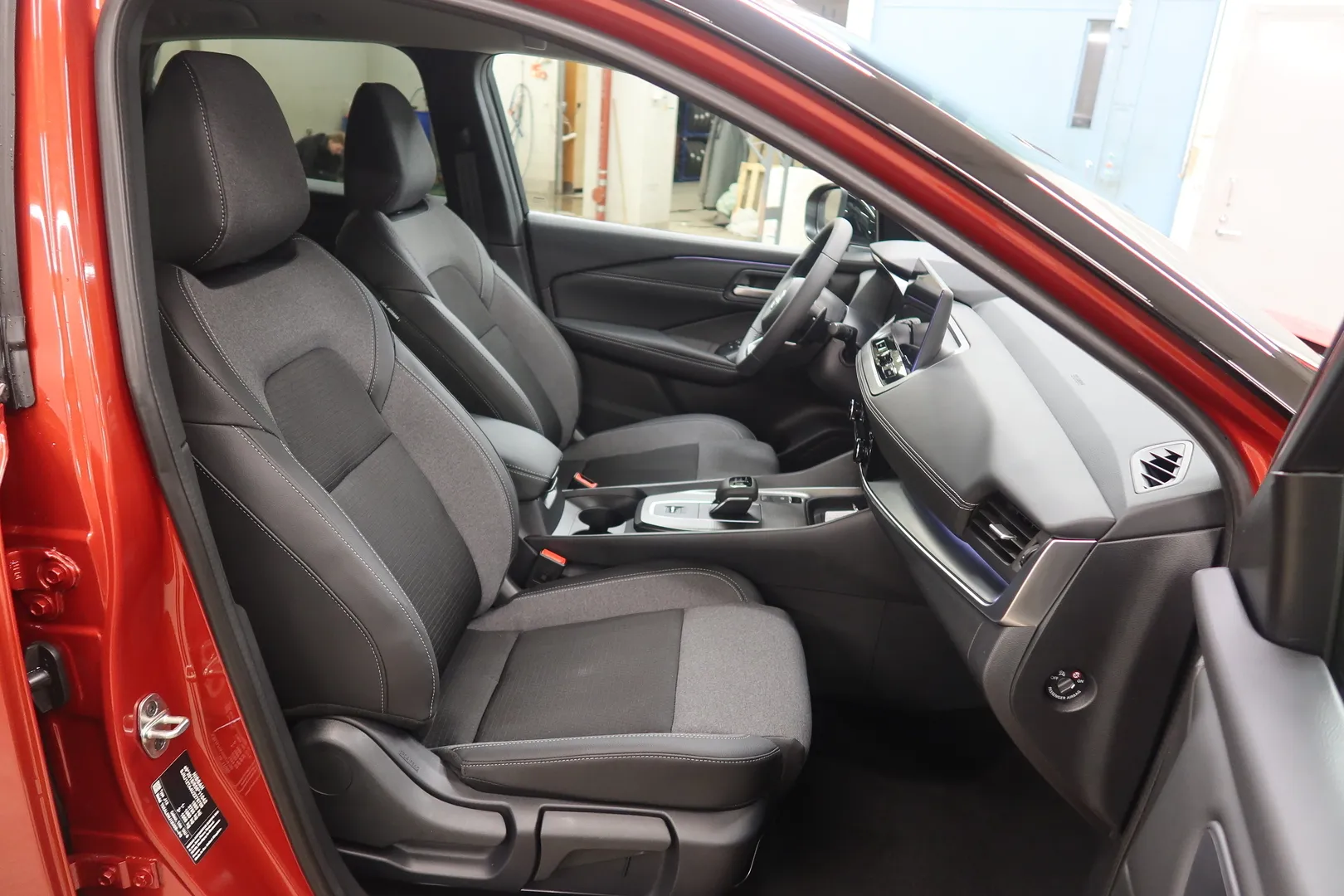 Nissan Qashqai SRN-621 carousel image