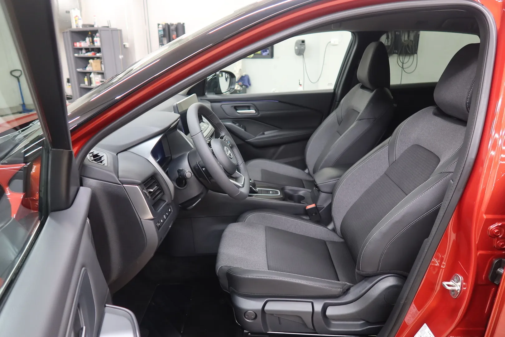 Nissan Qashqai SRN-621 carousel image