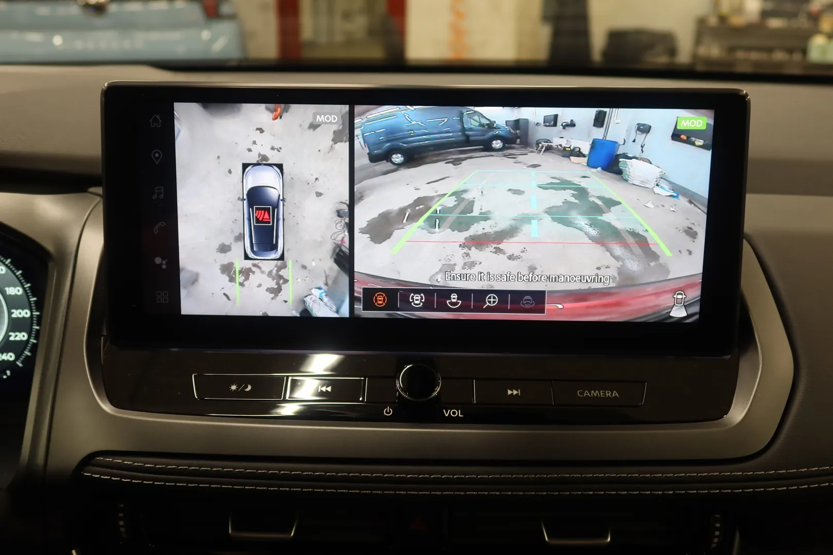Nissan Qashqai SRN-621 carousel image