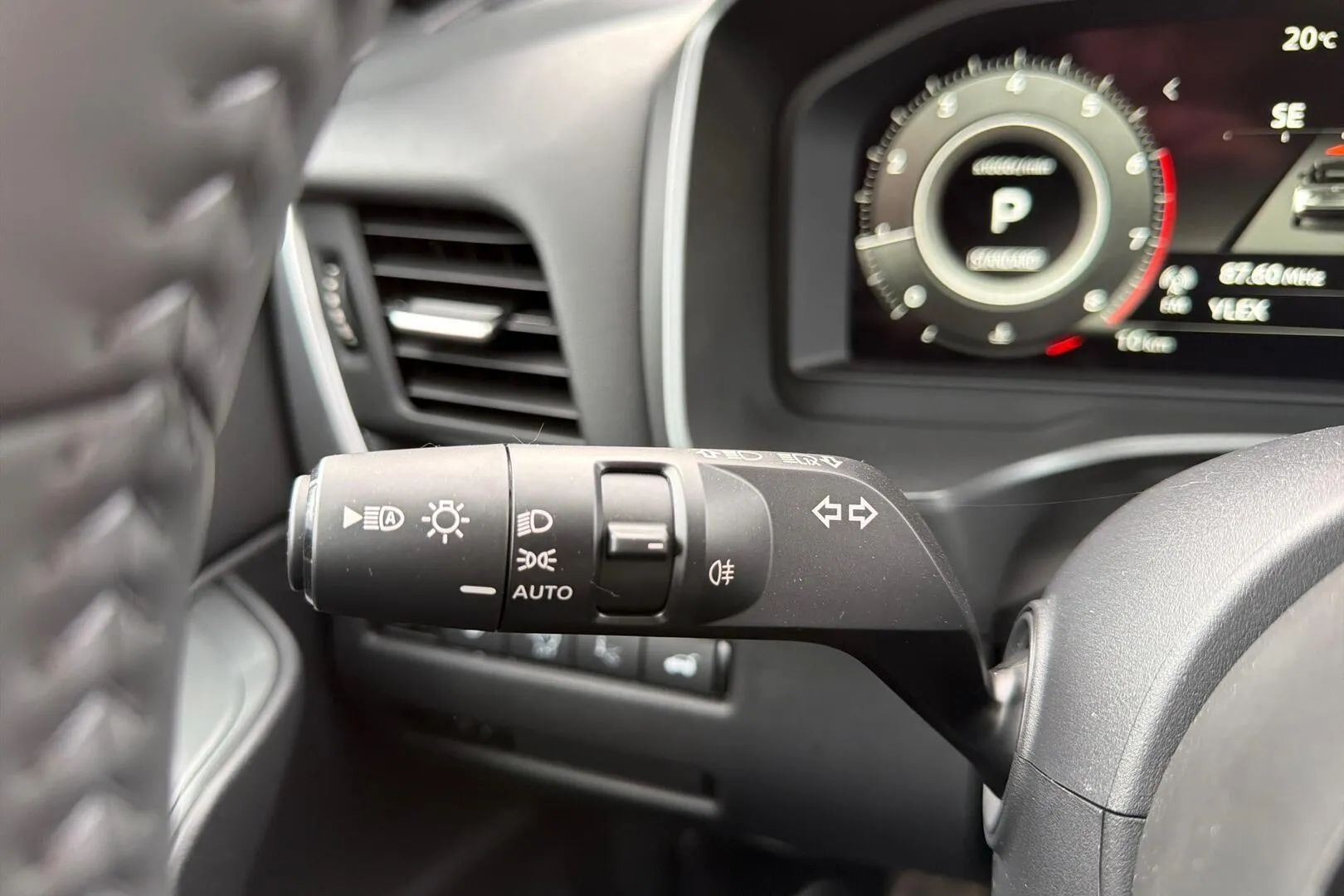 Nissan Qashqai SRN-621 carousel image