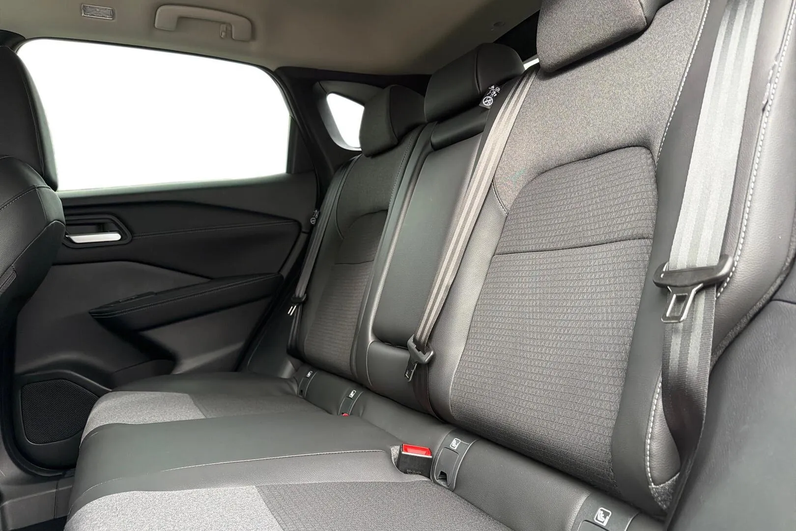 Nissan Qashqai SRN-621 carousel image