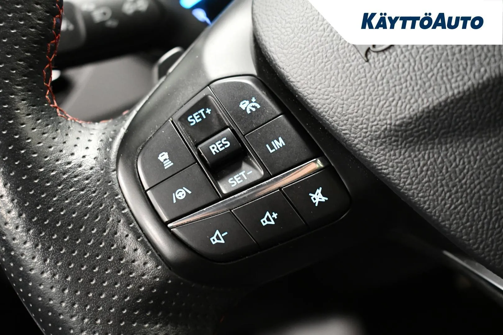 Ford Focus YLH-701 carousel image