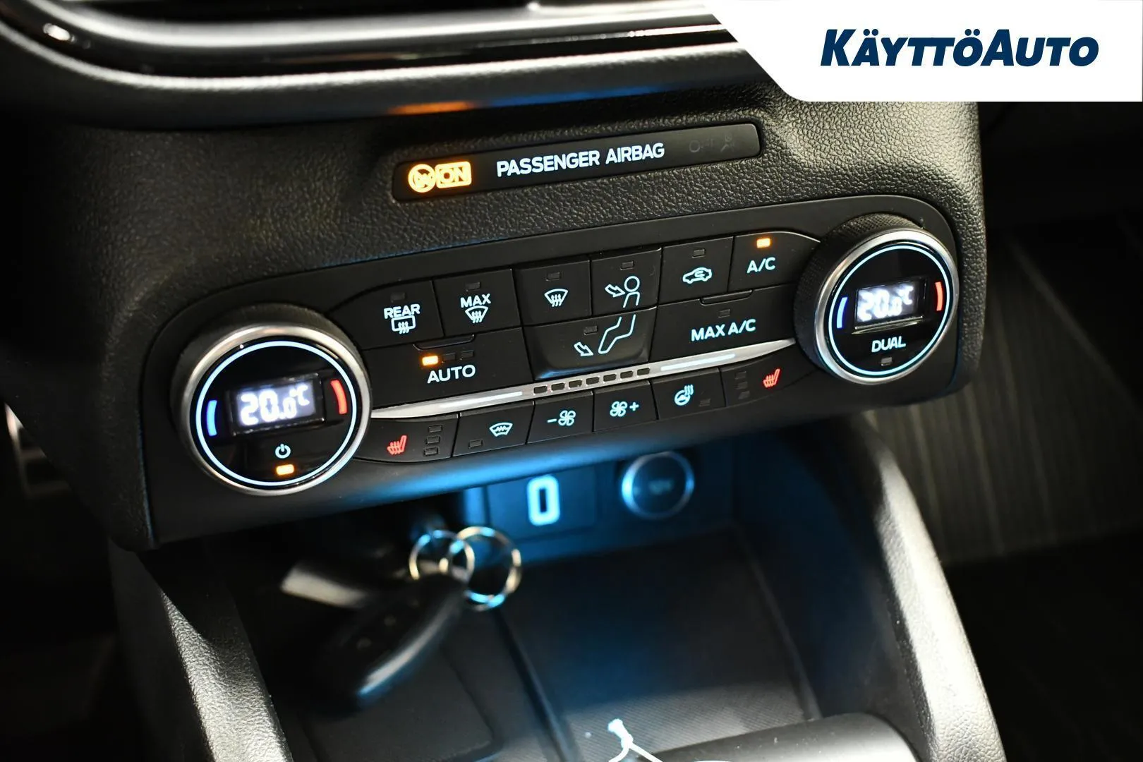 Ford Focus YLH-701 carousel image