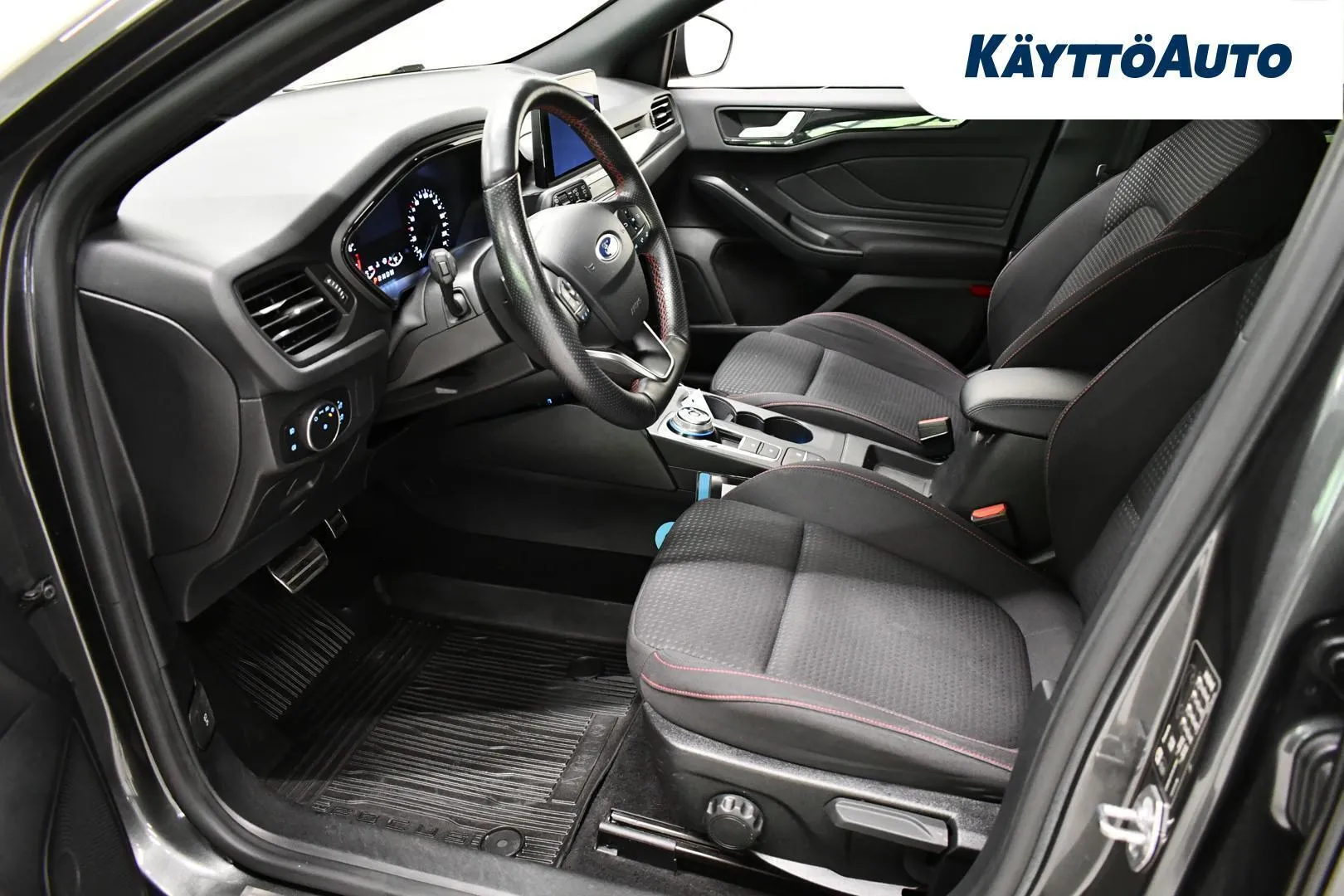 Ford Focus YLH-701 carousel image