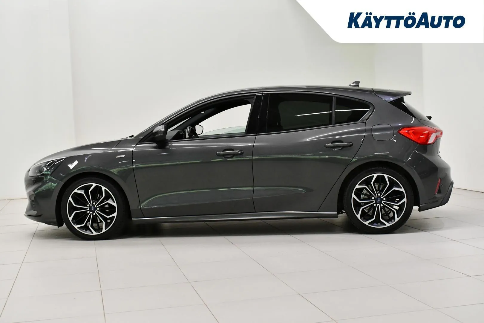 Ford Focus YLH-701 carousel image