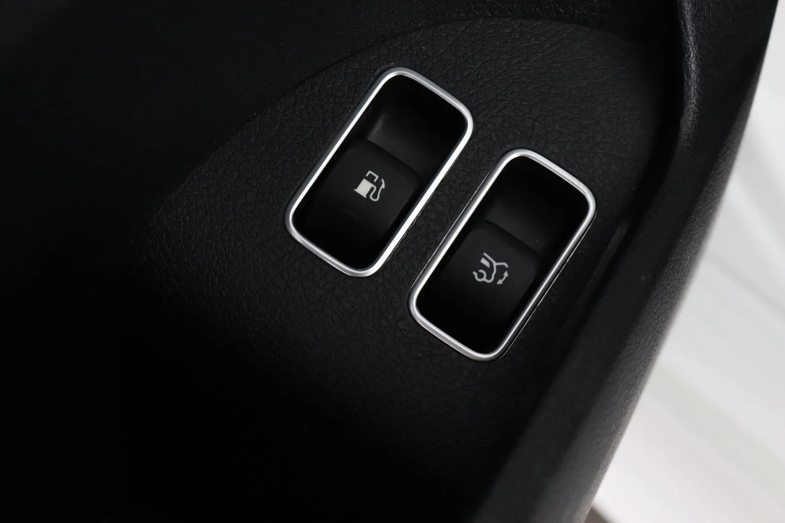 Mercedes-Benz GLE XPS-163 carousel image