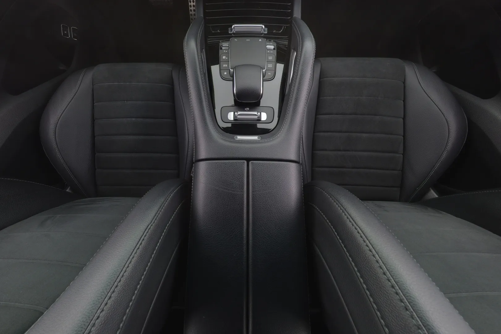 Mercedes-Benz GLE XPS-163 carousel image
