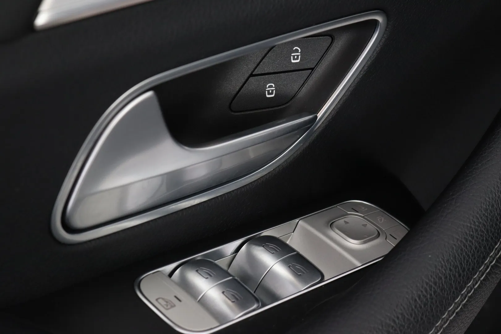 Mercedes-Benz GLE XPS-163 carousel image