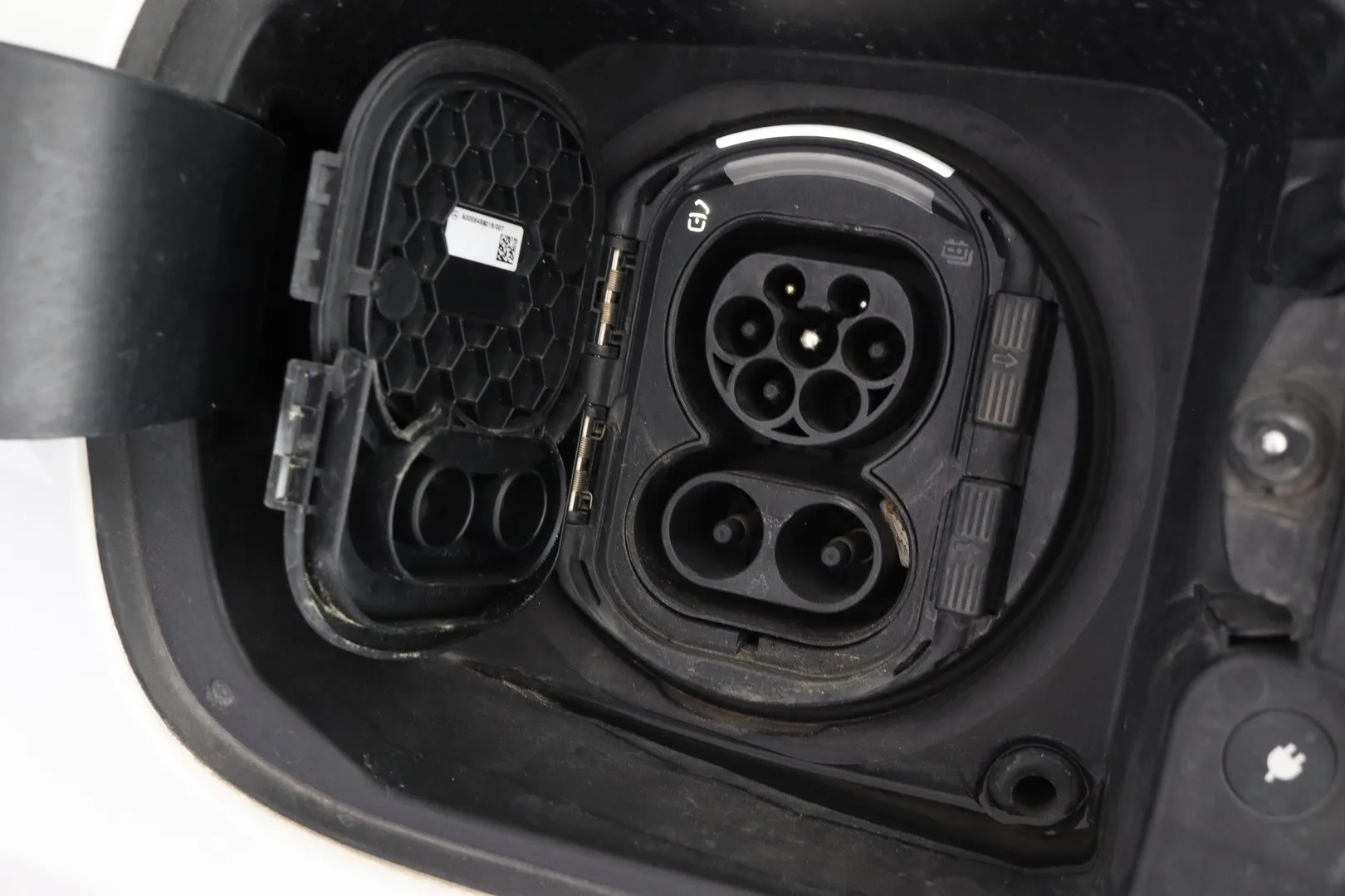 Mercedes-Benz GLE XPS-163 carousel image