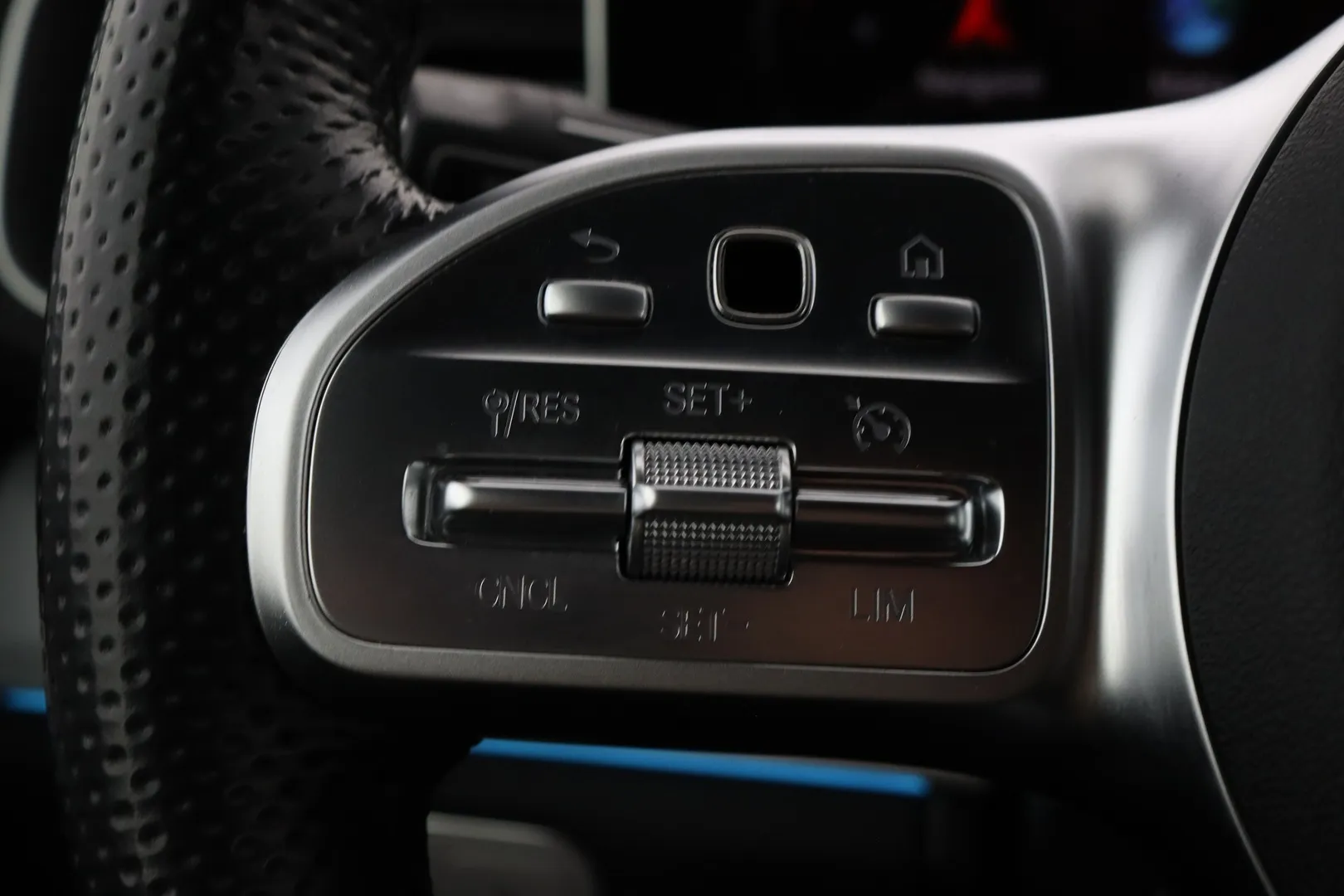 Mercedes-Benz GLE XPS-163 carousel image