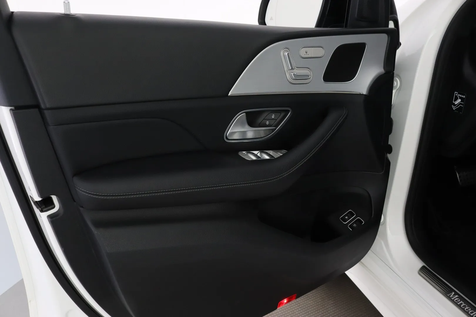 Mercedes-Benz GLE XPS-163 carousel image