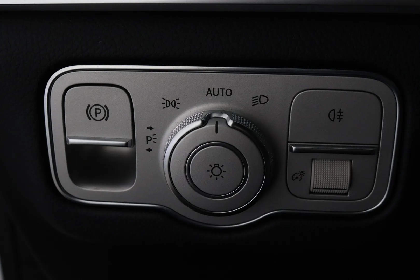 Mercedes-Benz GLE XPS-163 carousel image