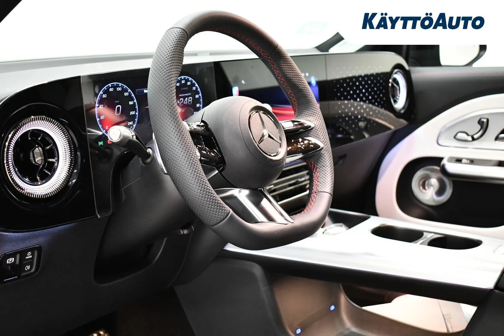 Mercedes-Benz GLB NOM-557 carousel image