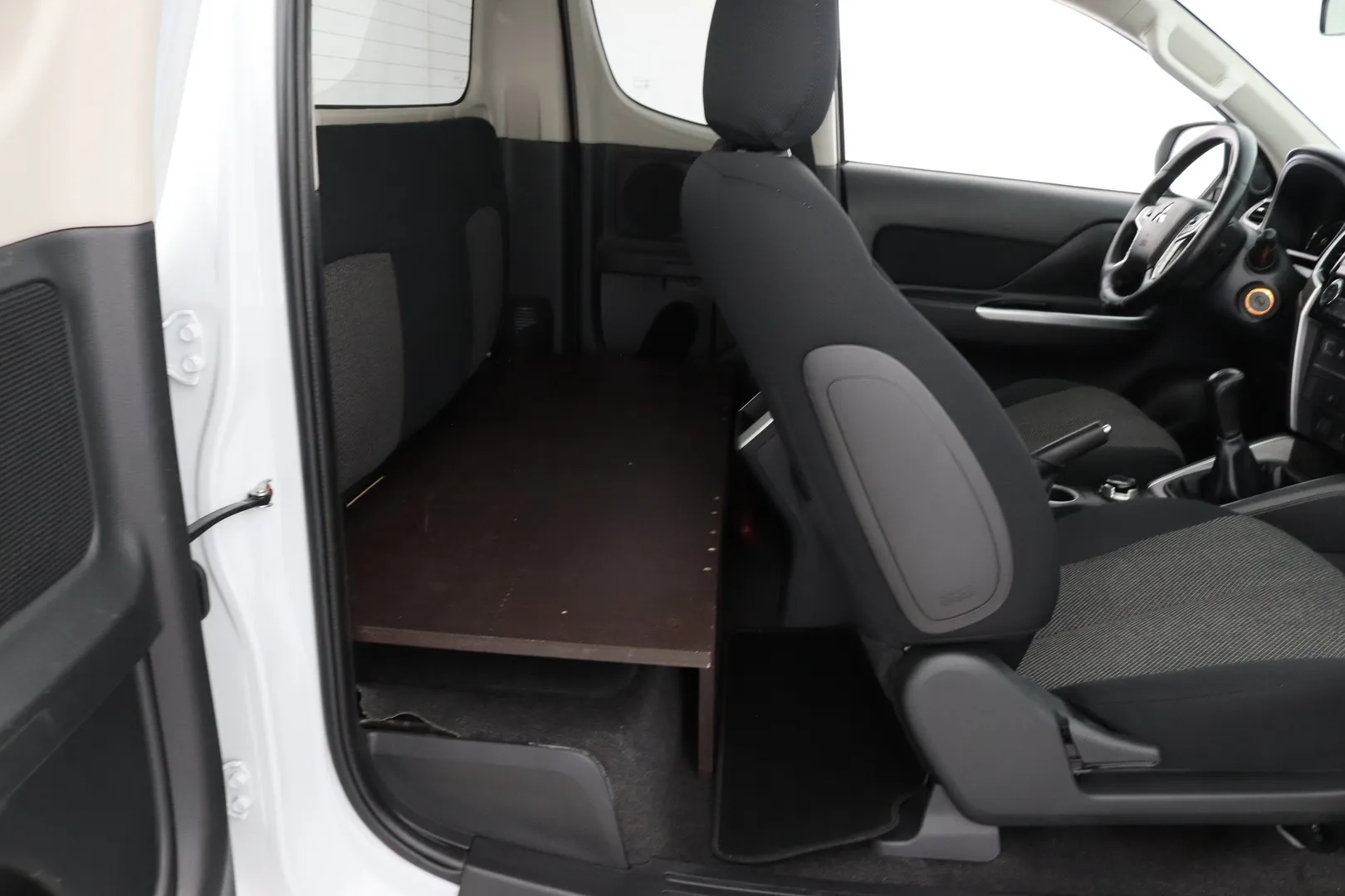 Mitsubishi L200 CPX-164 carousel image