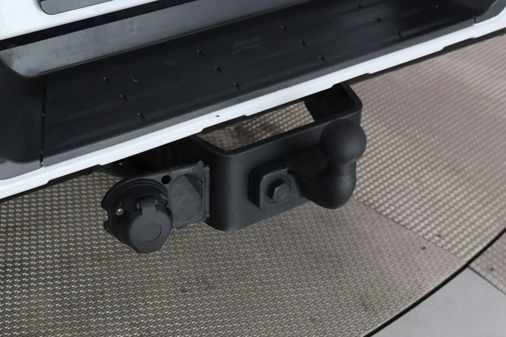 Mitsubishi L200 CPX-164 carousel image