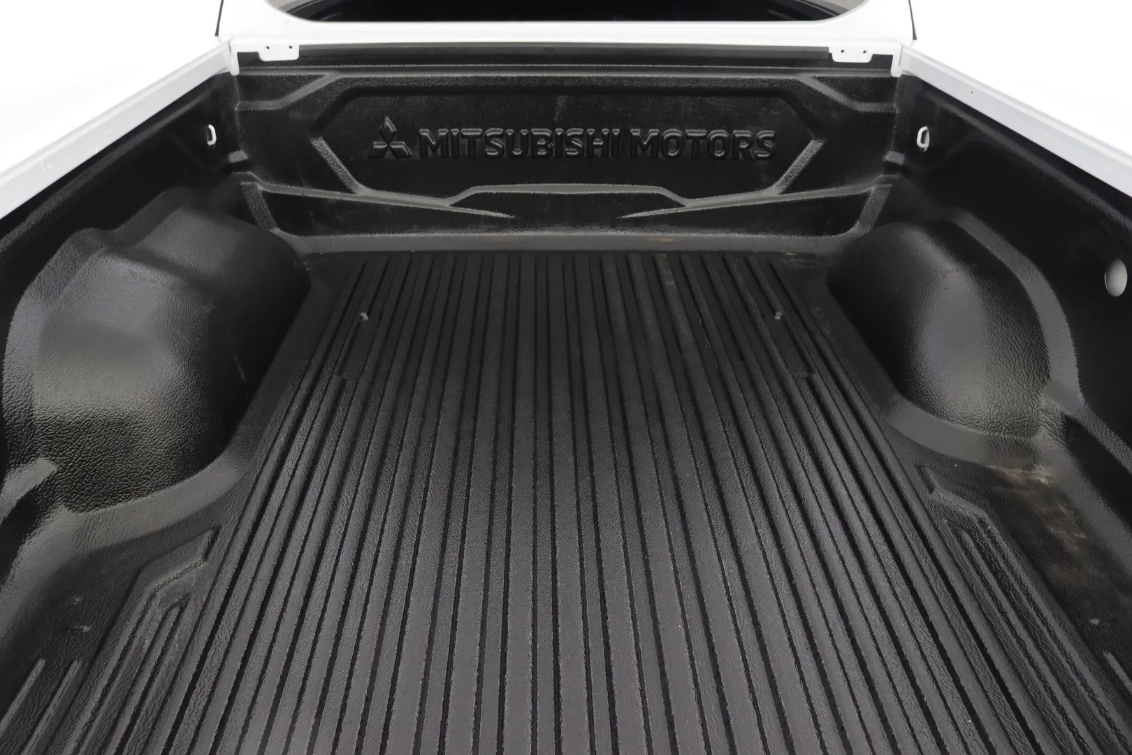 Mitsubishi L200 CPX-164 carousel image