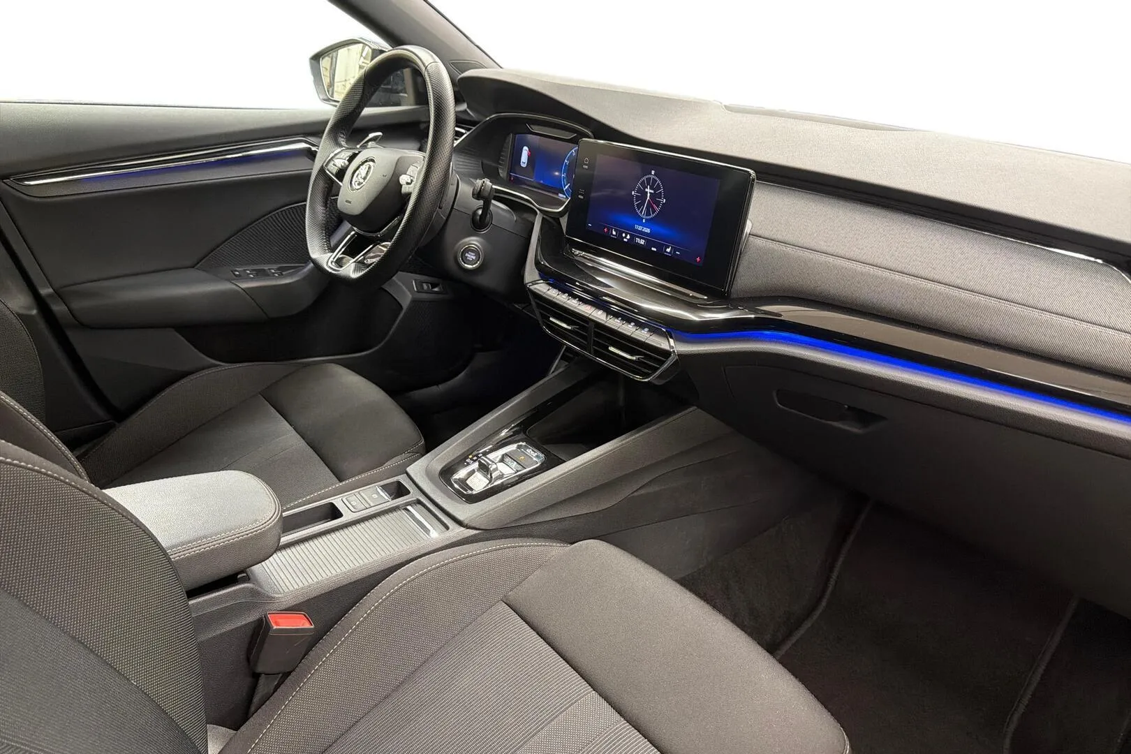 Skoda Octavia GPN-642 carousel image
