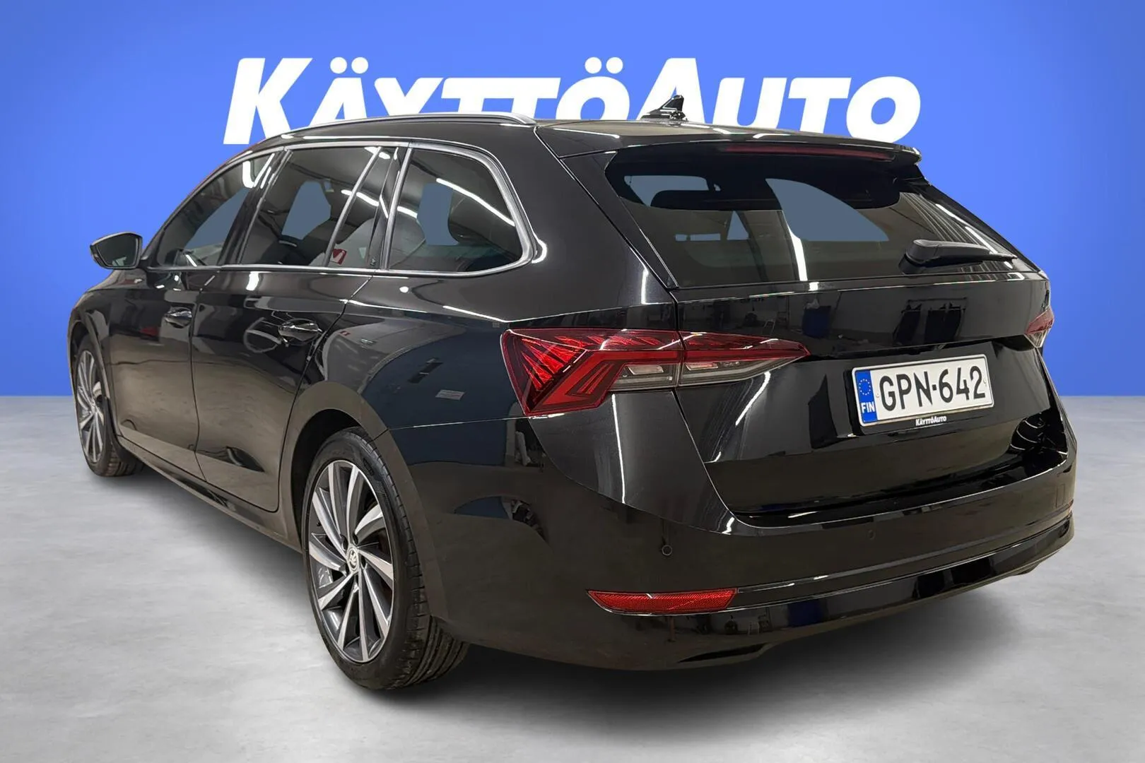 Skoda Octavia GPN-642 carousel image
