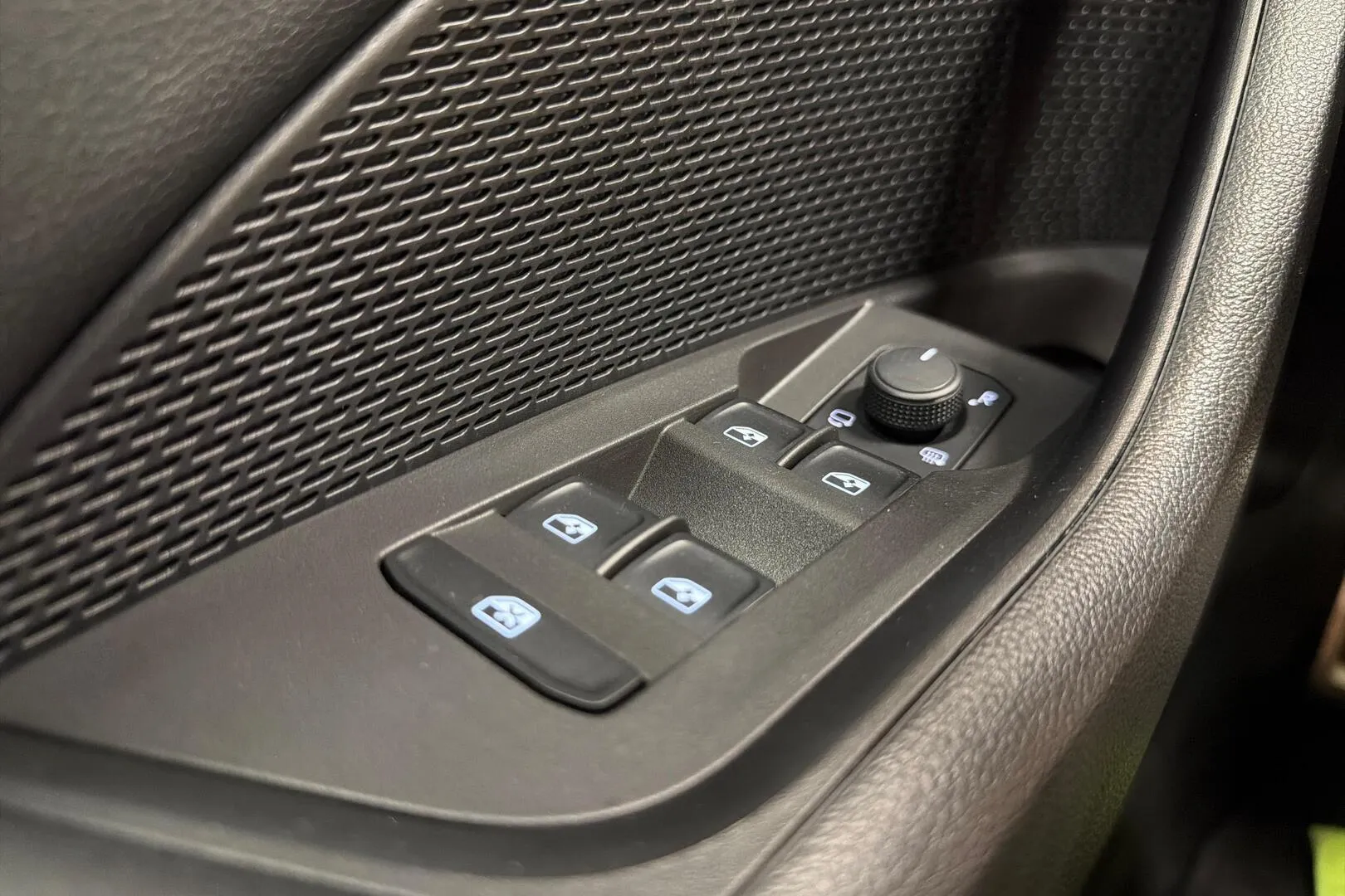 Skoda Octavia GPN-642 carousel image