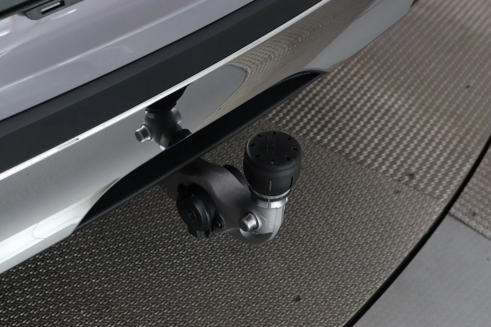 Mercedes-Benz GLC FSX-200 carousel image
