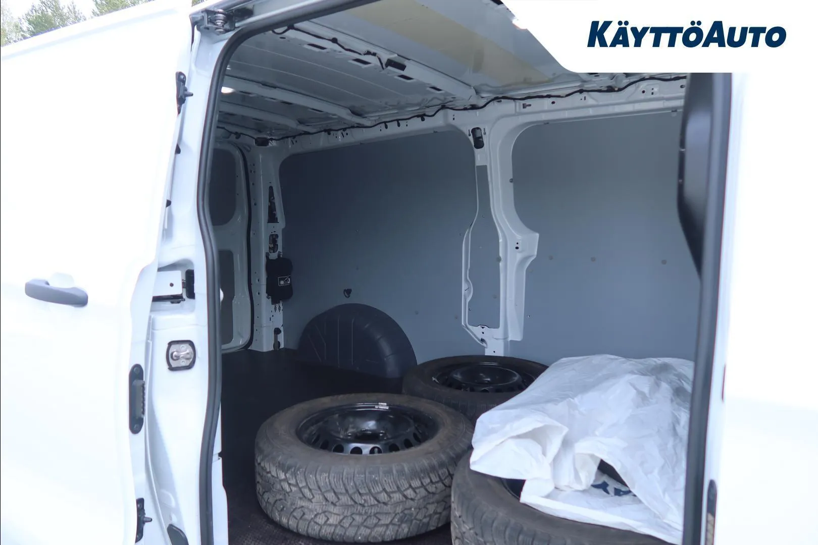 Ford Transit Custom XSS-608 carousel image