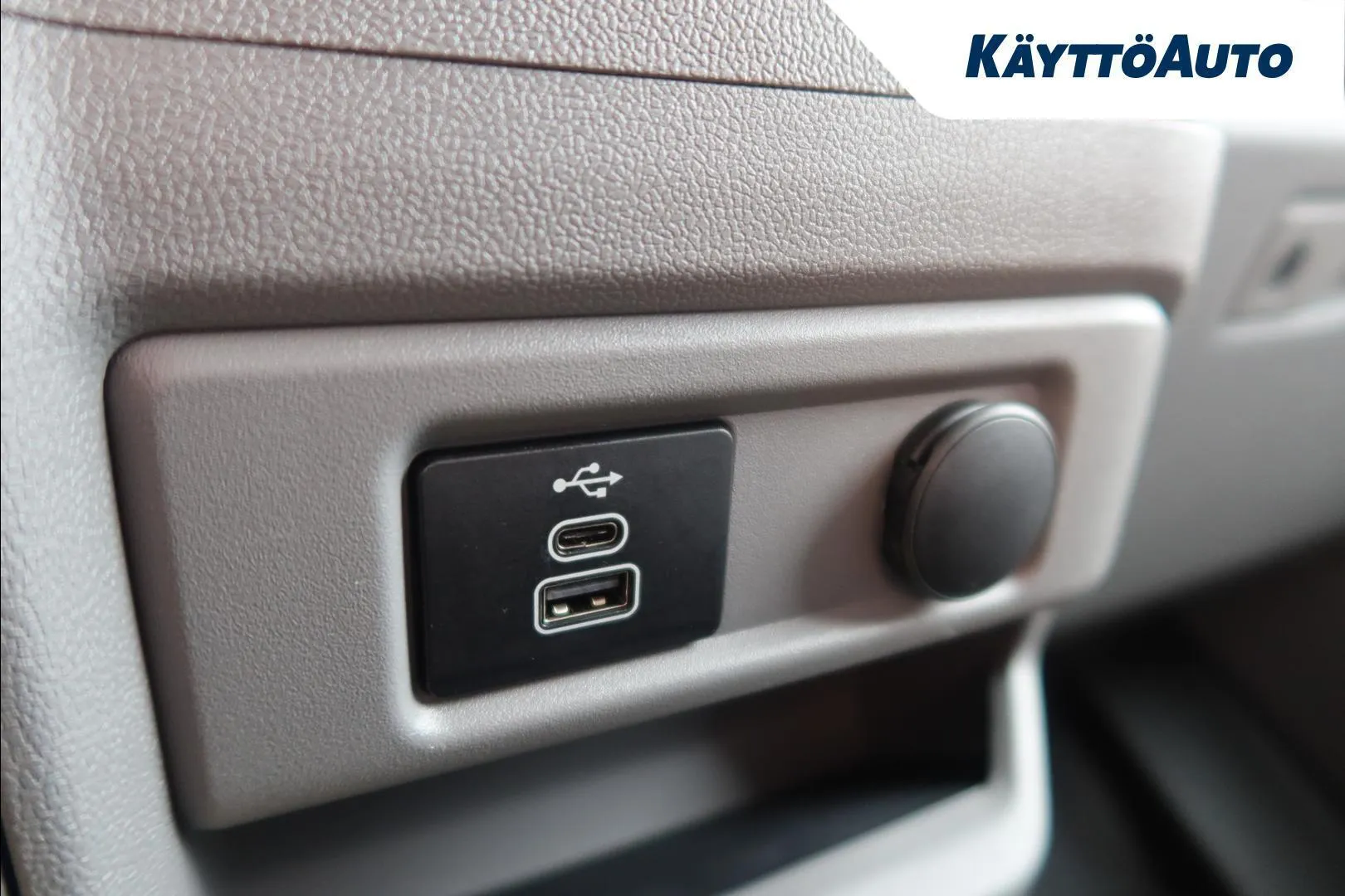Ford Transit Custom XSS-608 carousel image