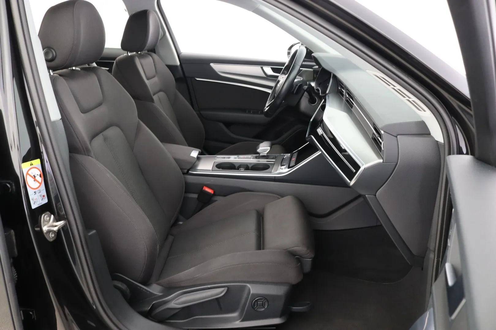 Audi A6 XRU-692 carousel image