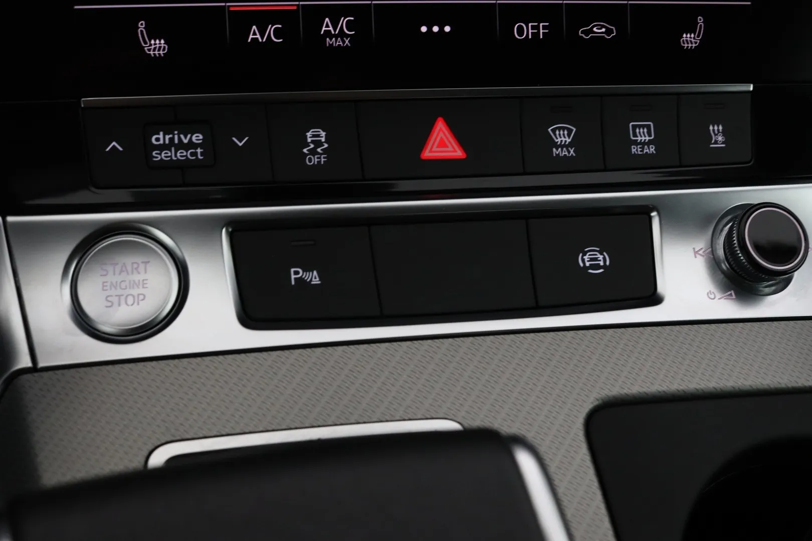 Audi A6 XRU-692 carousel image