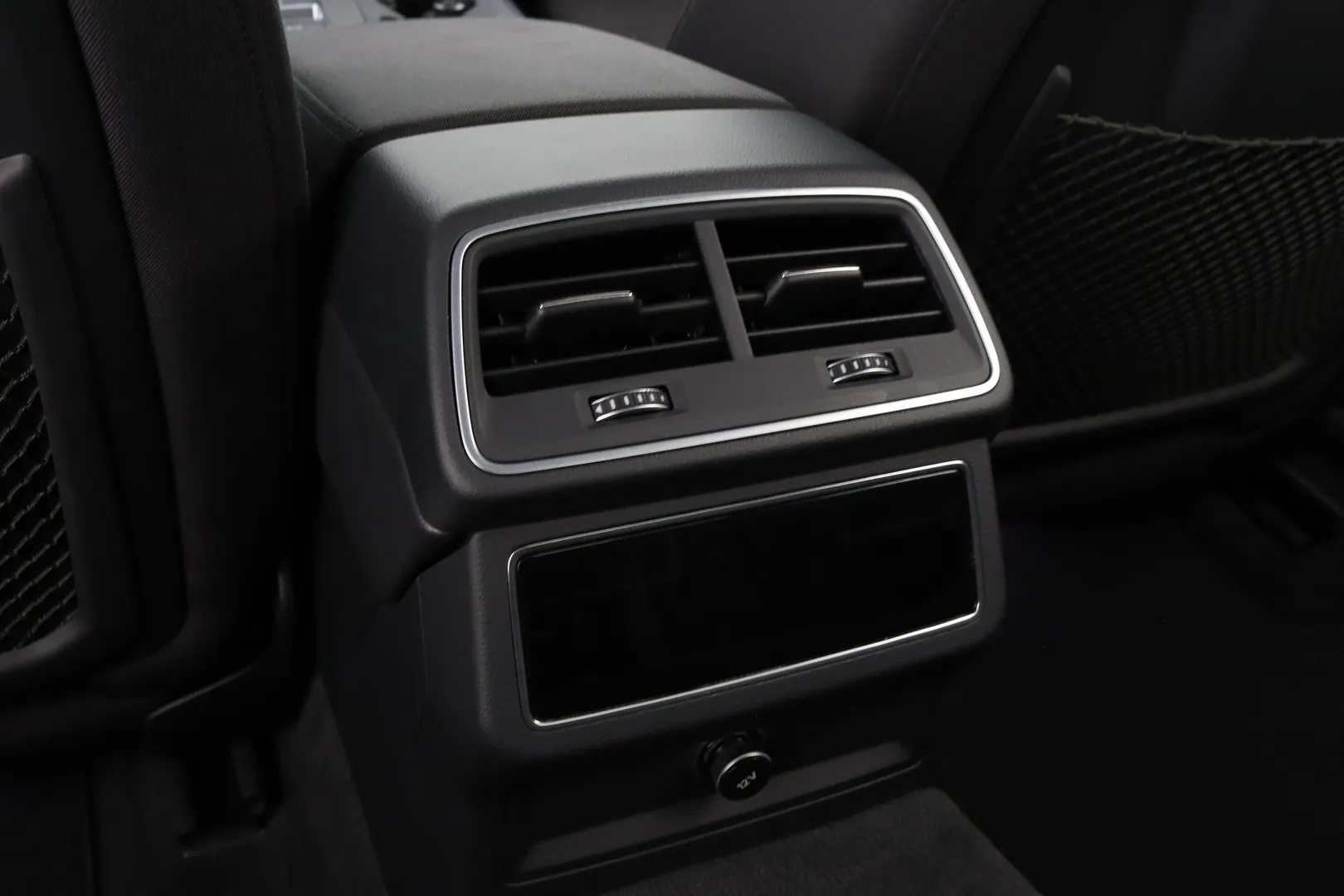 Audi A6 XRU-692 carousel image