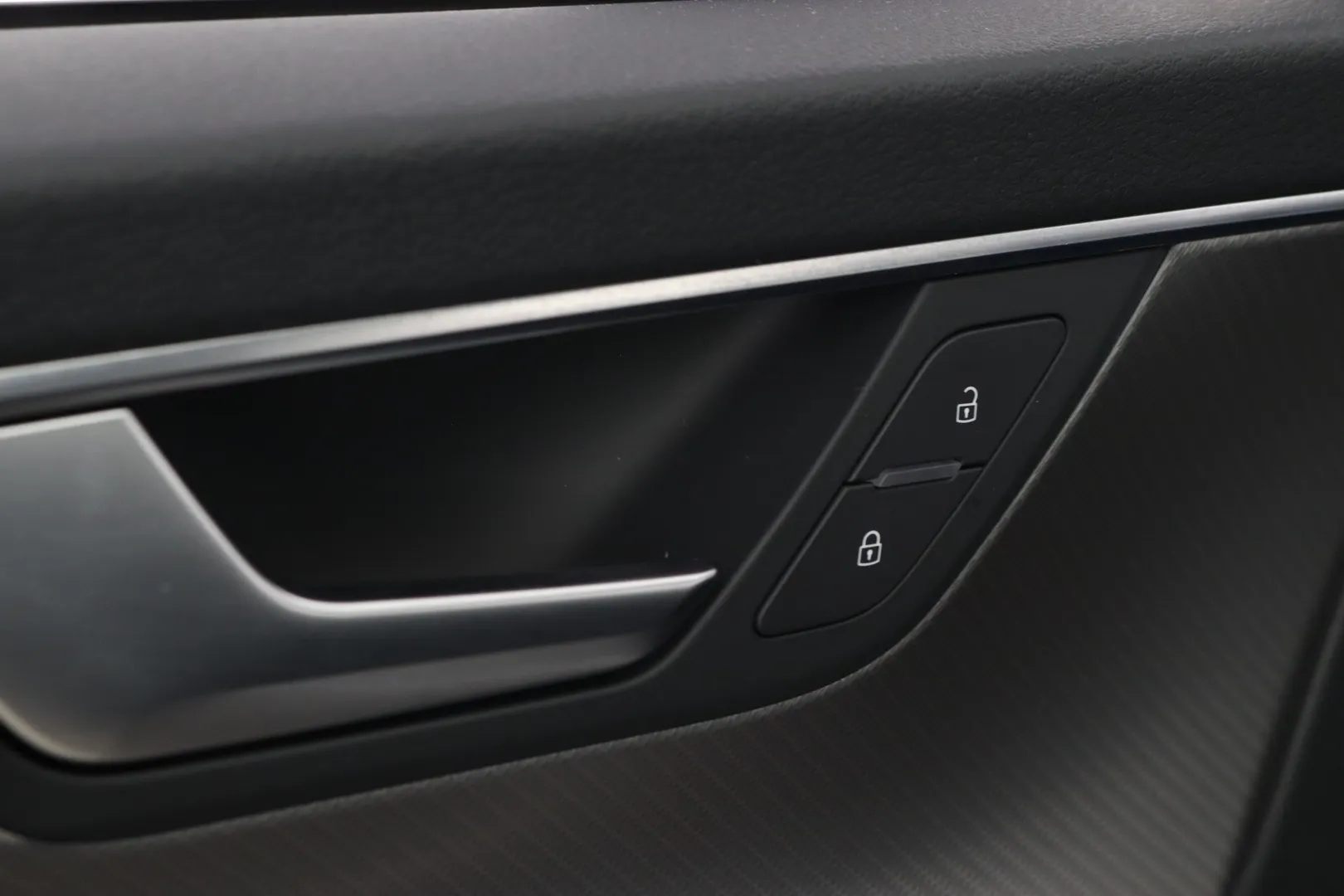 Audi A6 XRU-692 carousel image