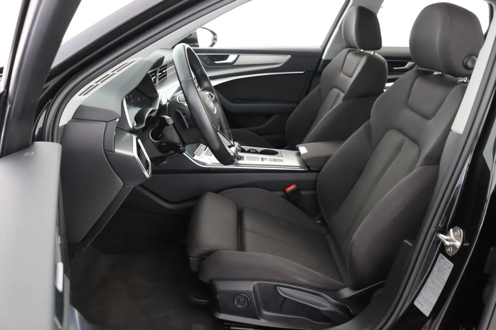Audi A6 XRU-692 carousel image