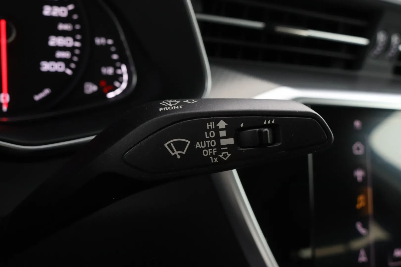 Audi A6 XRU-692 carousel image