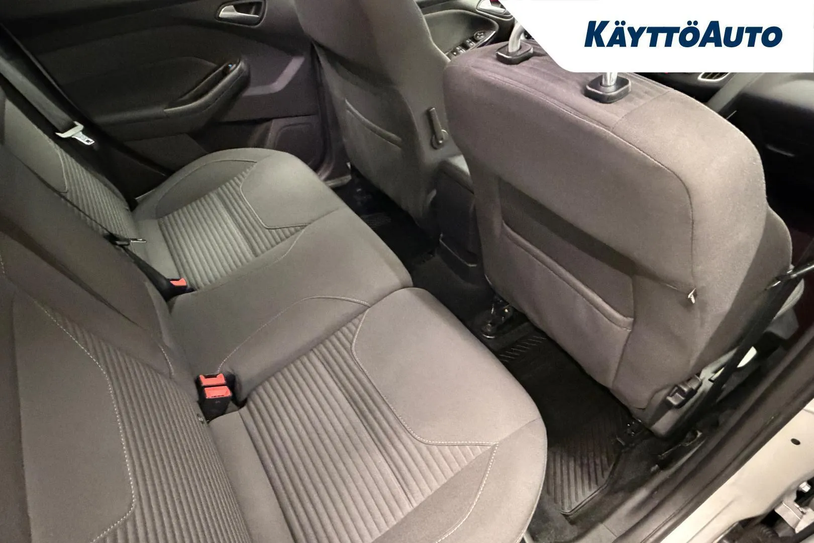 Ford Focus NKE-992 carousel image