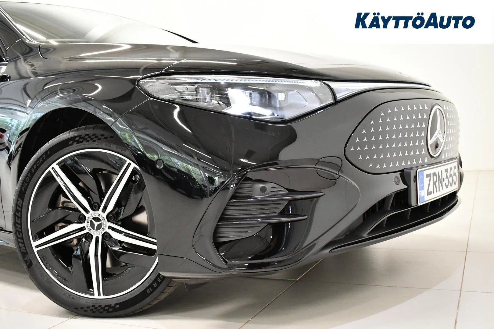 Mercedes-Benz CLA ZRN-355 carousel image