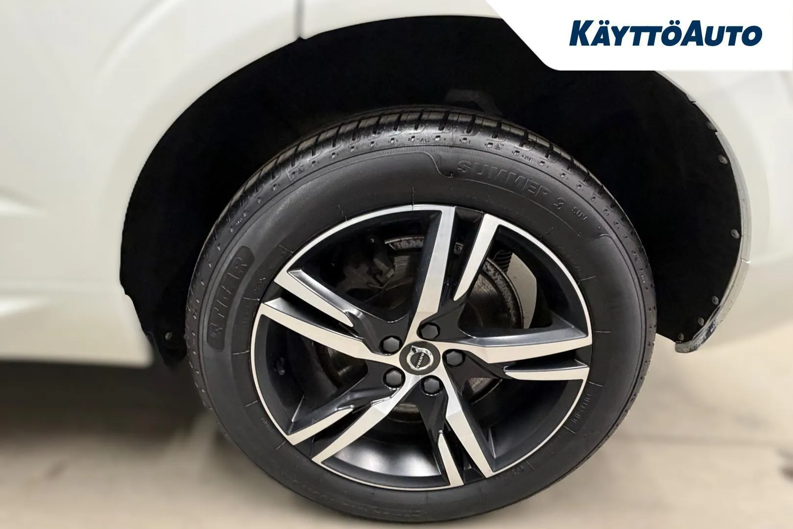 Volvo XC60 CLJ-399 carousel image