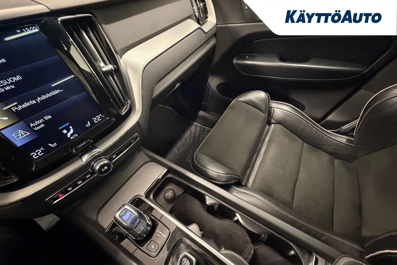 Volvo XC60 CLJ-399 carousel image