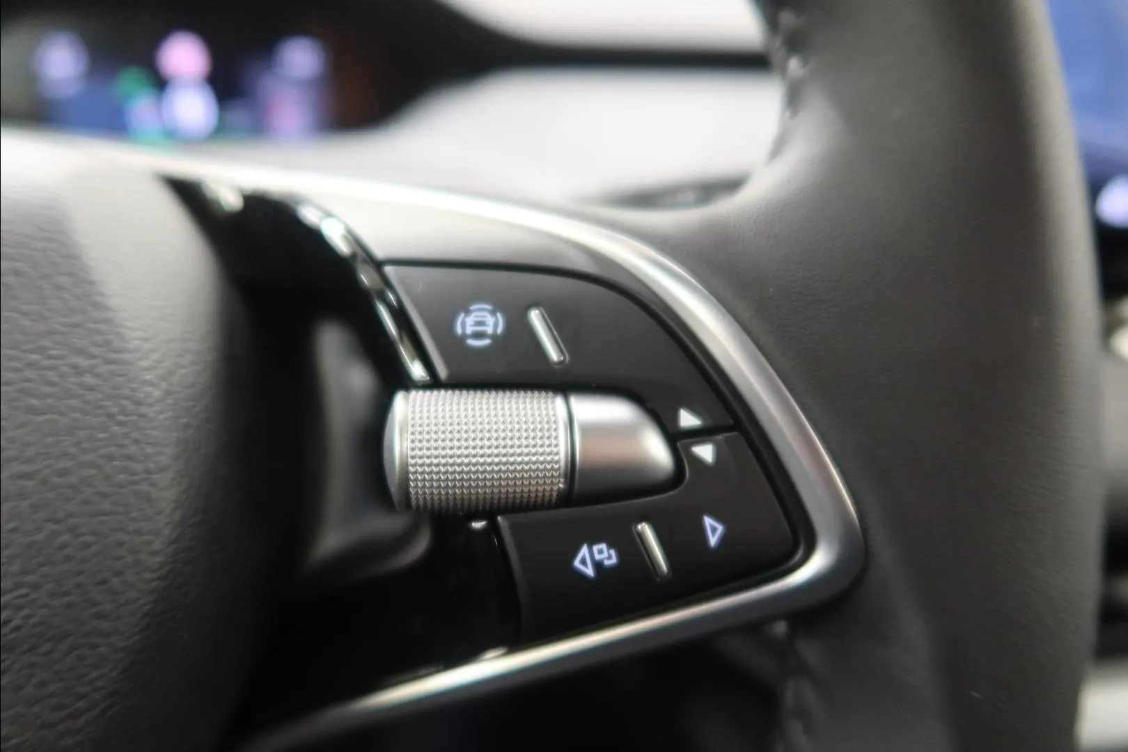 Skoda Enyaq YMM-783 carousel image