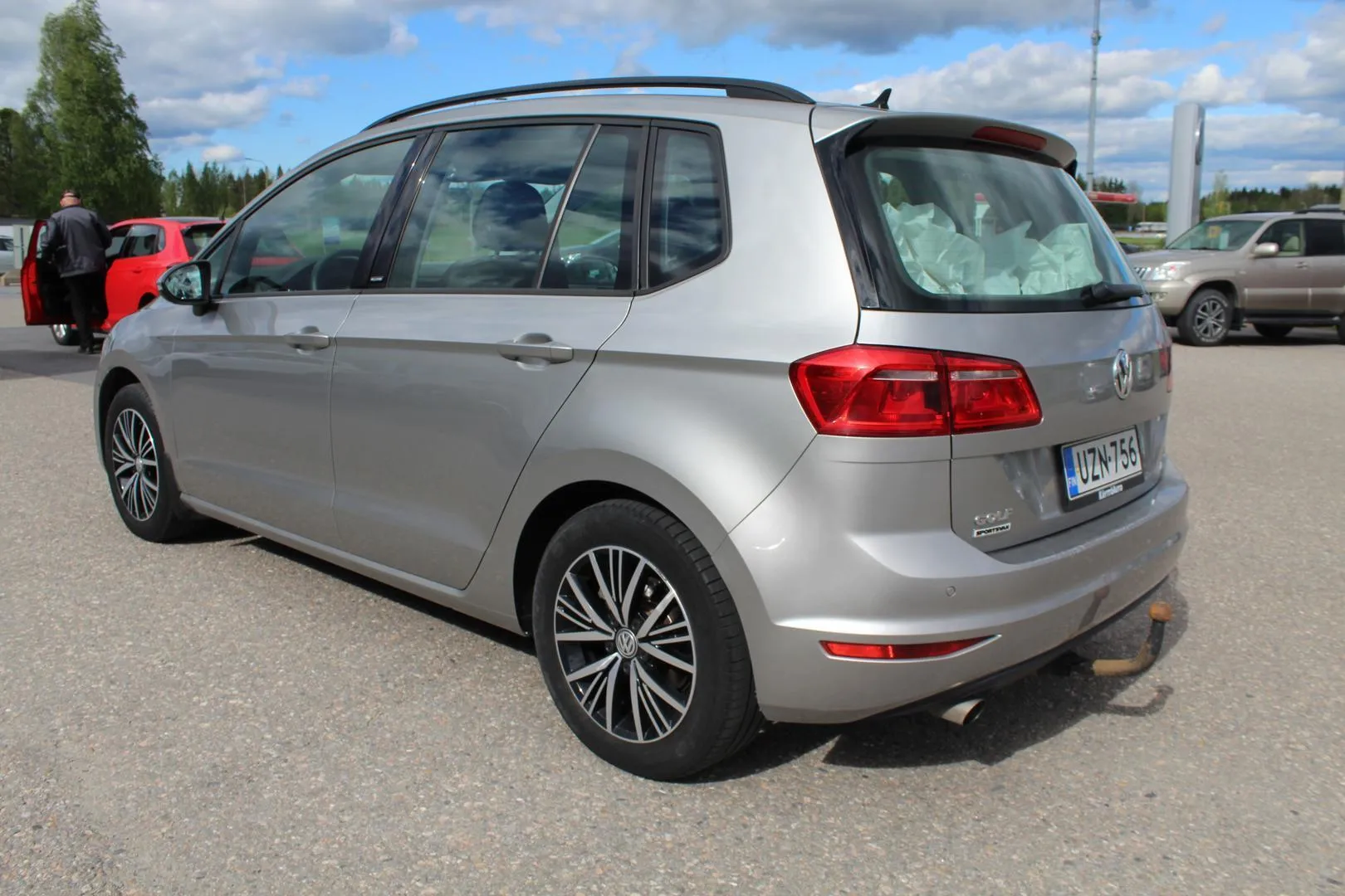 Volkswagen Golf Sportsvan UZN-756 carousel image