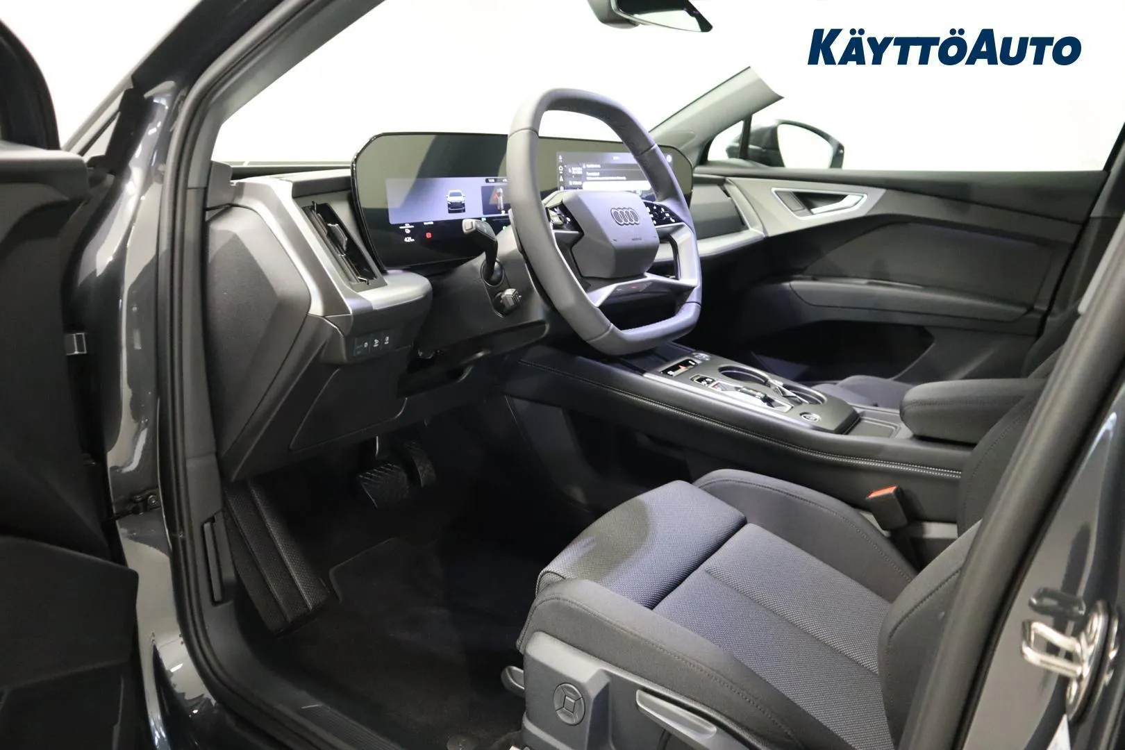 Audi Q4 e-tron SZV-115 carousel image