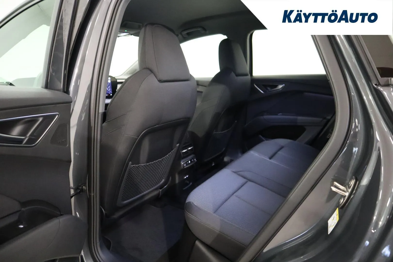 Audi Q4 e-tron SZV-115 carousel image