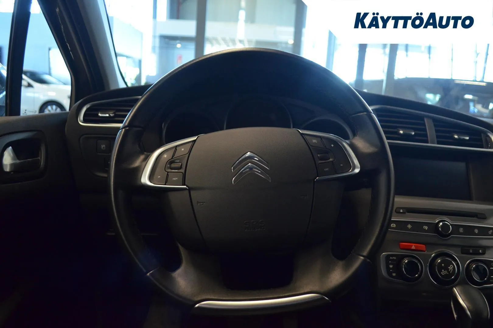 Citroen C4 LMV-582 carousel image