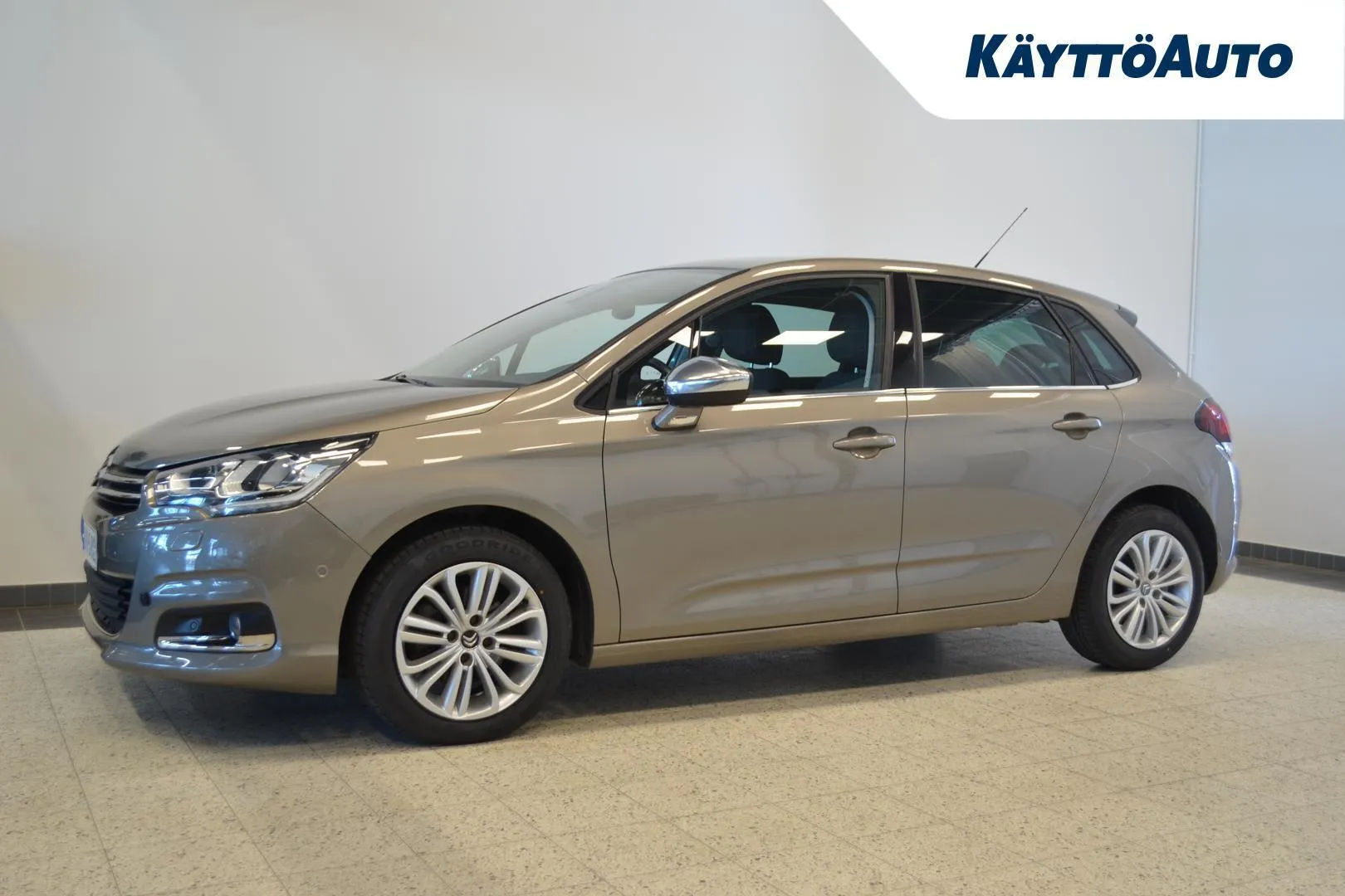 Citroen C4 LMV-582 carousel image