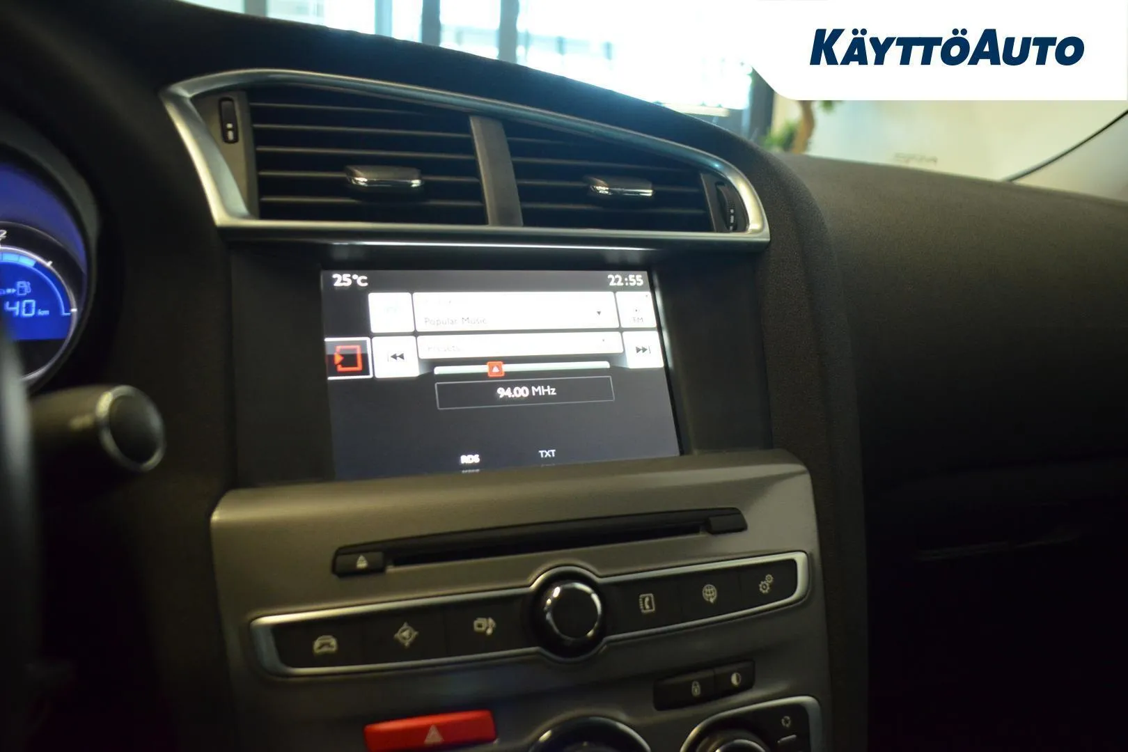 Citroen C4 LMV-582 carousel image