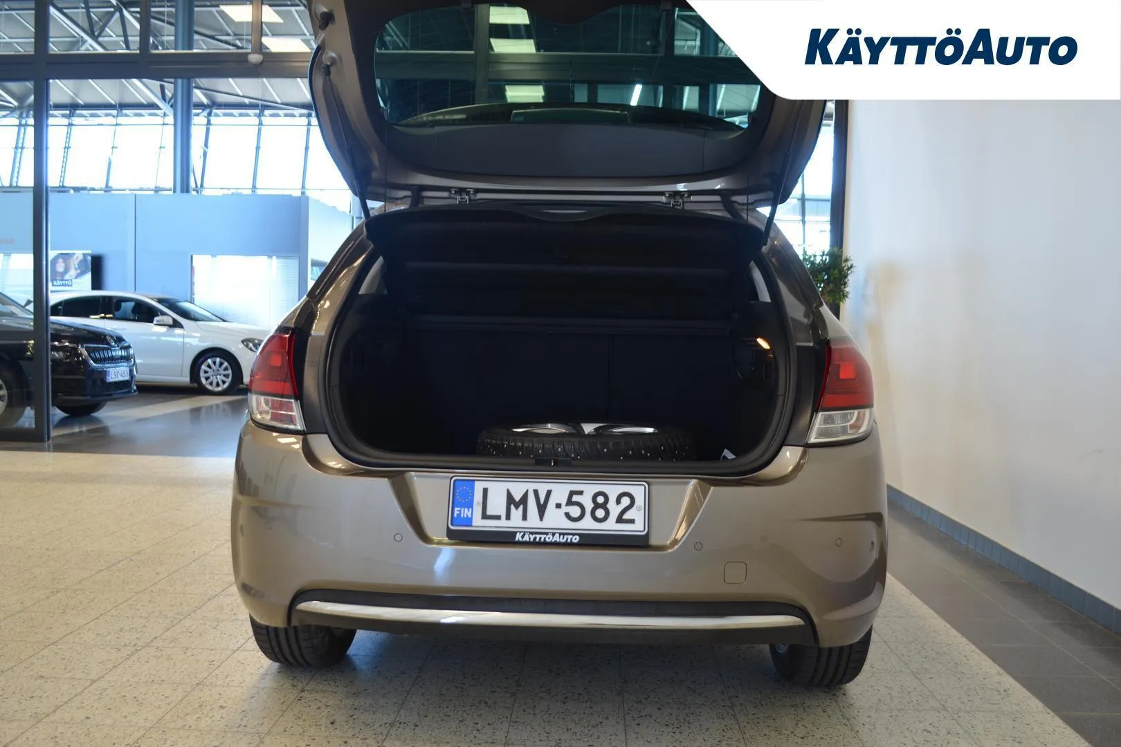 Citroen C4 LMV-582 carousel image