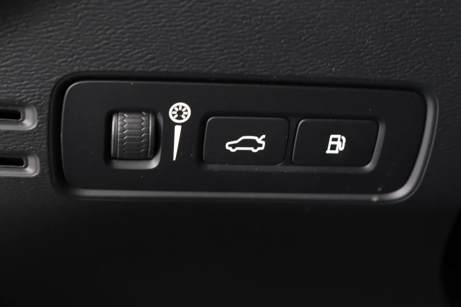Volvo XC40 RVL-908 carousel image