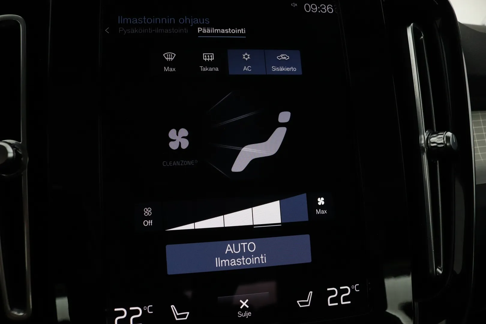 Volvo XC40 RVL-908 carousel image