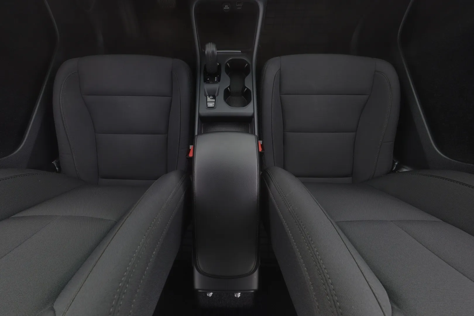 Volvo XC40 RVL-908 carousel image