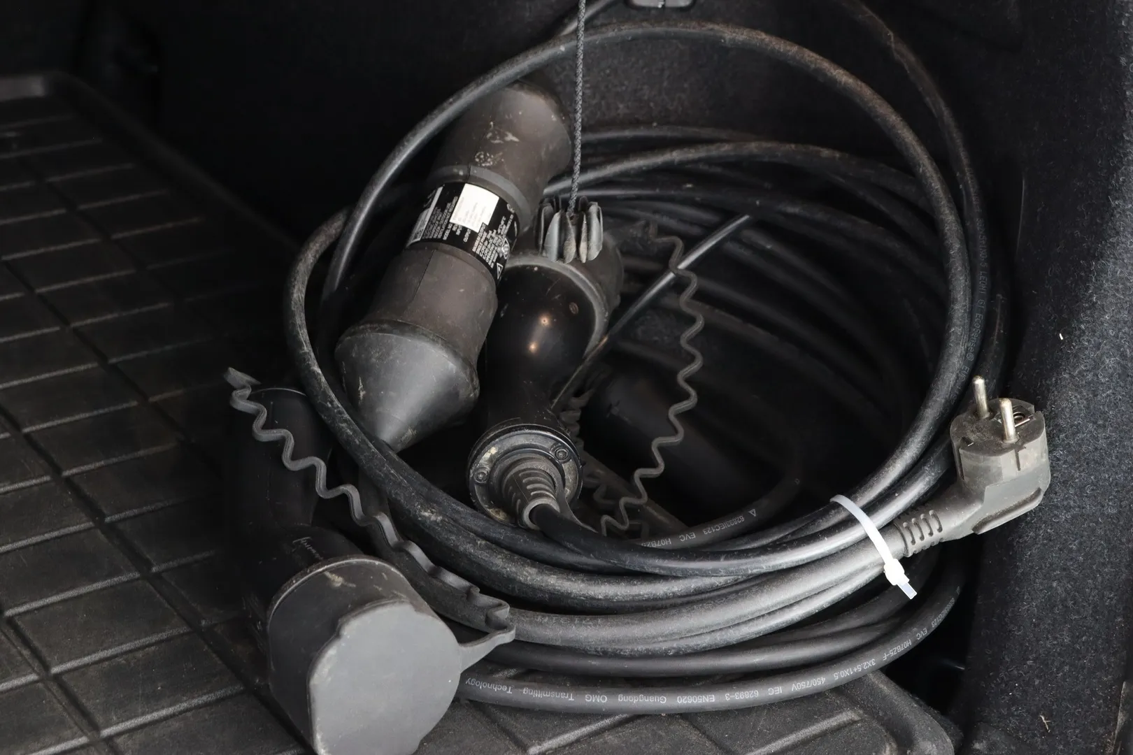 Volvo XC40 RVL-908 carousel image
